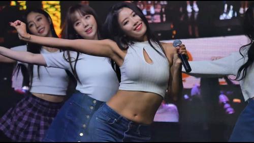 러블리즈 이미주 직캠 4K ‘지금, 우리 (Now, We)’ (Lovelyz LEE MIJOO FanCam) @ 대구 동성로 180915