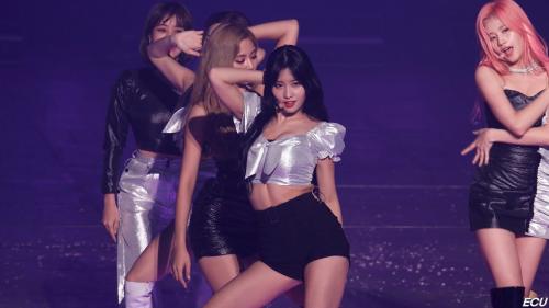 모모 직캠 중 손에 꼽을만큼 좋아함🥲🤍