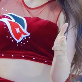 김정원 치어리더는  머리 푸는 긴머리카락이 너무 이뿌고 섹시함~~