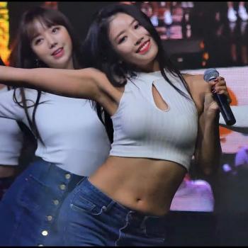 러블리즈 이미주 직캠 4K ‘지금, 우리 (Now, We)’ (Lovelyz LEE MIJOO FanCam) @ 대구 동성로 180915