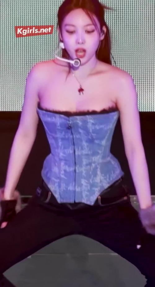 트와이스 나연 코르셋 의상으로 레전드 공연