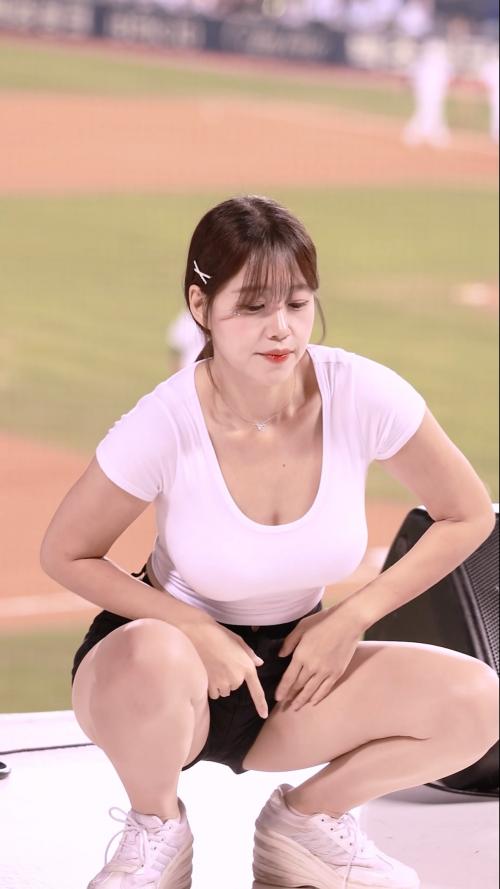 김도아치어리더 카리나 up 5 교차편집 직캠공연 #shorts  #김도아 #치어리더 #에스파 #카리나 #up