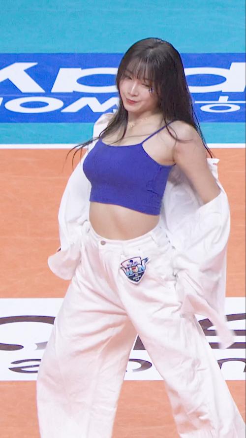 [4k] 24-25 우리카드배구단 안지현치어리더 내가 제일 잘나가 5 공연 직캠 #shorts #우리카드 #배구 #안지현 #치어리더 #공연 #영상 #직캠