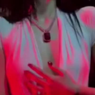 She’s so hot damn 🧎🏻‍♀️ #jennie #fyp #jennieruby #foryouu #kpop #jenniekim