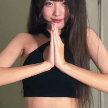 z.knccc 老王 · 4-25  팔로잉 美貌不夠 舞技來湊