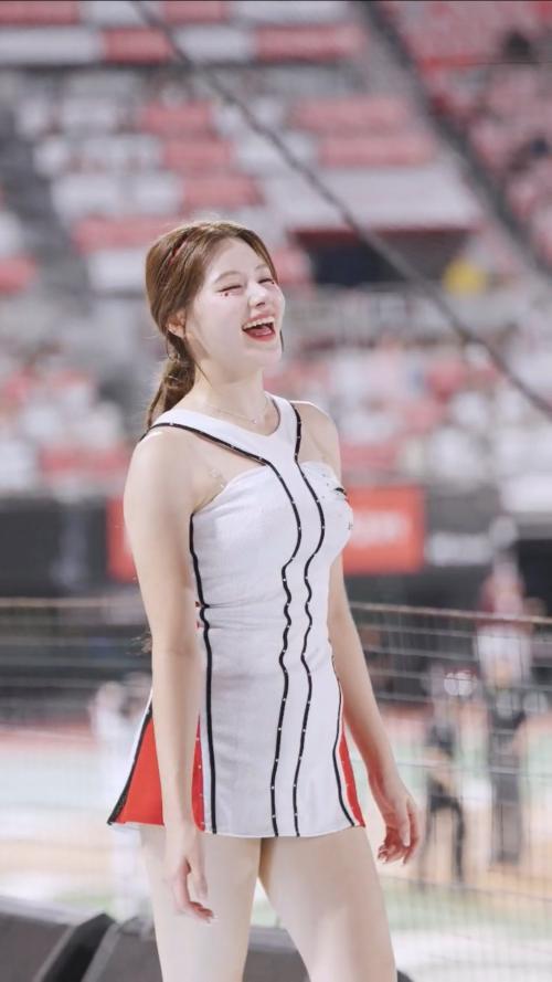 못한다더니 제일 예쁜 #이예빈 KT 위즈 #치어리더