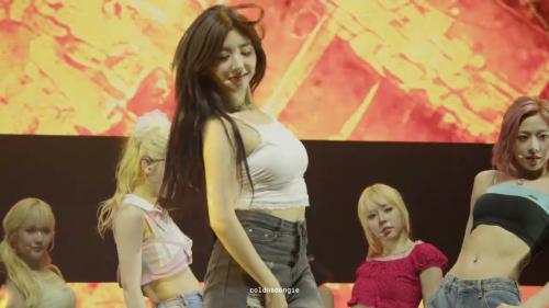 [4K60] 250719 tripleS 트리플에스 Are You Alive 소현 SOHYUN FANCAM @ A Live 25 in Tokyo