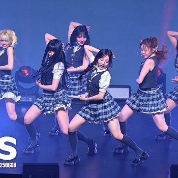 UNIS FANCON ASIA TOUR IN SEOUL ♬ Dopamine ♬ Poppin' @250608 #유니스 #팬콘 #아시아투어 #도파민 #팝핀