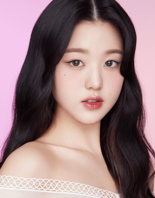아이즈원(IZONE) 장원영 조유리 나코 최예나 히토미 안유진 미슈 블루밍 'IRIS GLOW' 컬렉션 고화질 화보 7장
