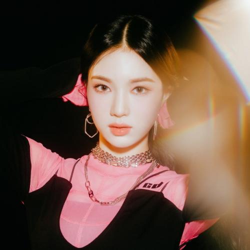 스테이씨(STAYC) 1번째 싱글앨범 'Star To A Young Culture' 티저 이미지 고화질 7장