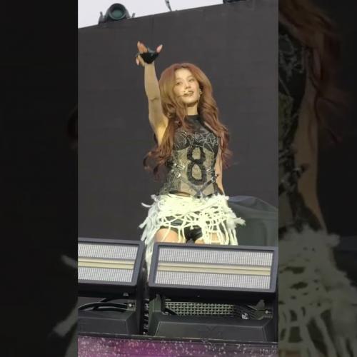 250425 트와이스 사나 직캠" STRATEGY"( TWICE SANA FANCAM)