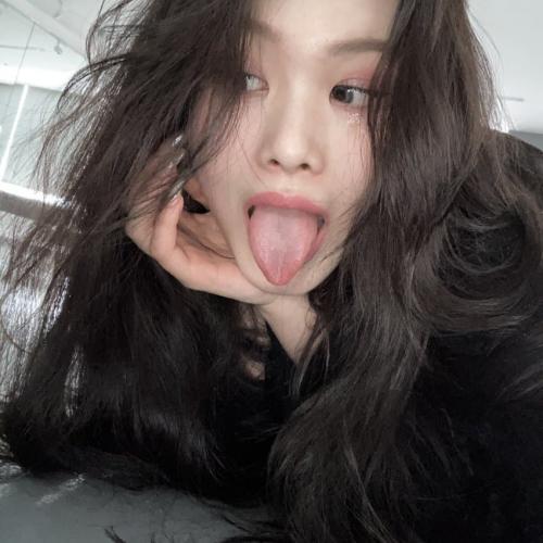 수안 짤 있는데 이런거 여기 올려도 되냐