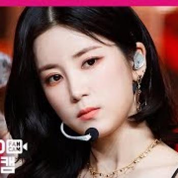 #에이핑크 #박초롱 직캠 4K ‘덤더럼 (Dumhdurum)’  #(Apink #CHORONG FanCam) | @MCOUNTDOWN_2020.4.23