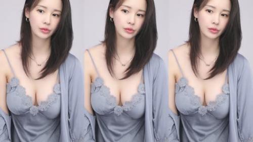 E컵라히 오늘내찐잠옷입고..편하게놀쟈