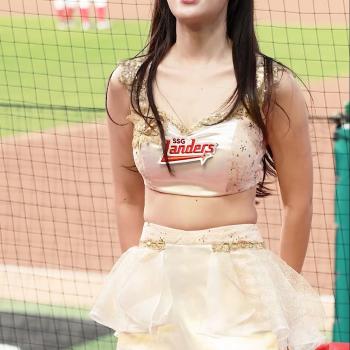 [4k] 2025 ssg랜더스 金渡娥 김도아치어리더 너와의 모든 지금 2 공연 직캠 #shorts #ssg #ssg랜더스 #야구 #김도아 #치어리더 #공연 #영상 #직캠