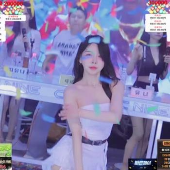 철구형2↑(y1026) 철구 씨나인 계급전 시작..총합 기여도 공개 퇴출 1명 1억상품!!!!