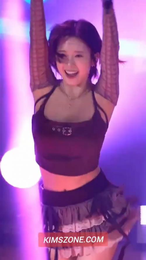 라잇썸 나영, 희망나눔콘서트에서 달콤한 무대로 시선 집중!