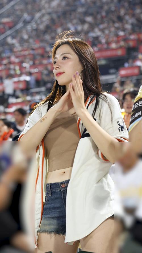한화의 승리 요정 쉬는 날의 하지원 치어리더 노시환 응원가 #하지원 #河智媛 #hajiwon #하지원치어리더 #한화이글스 #치어리더 #cheerleader #직캠