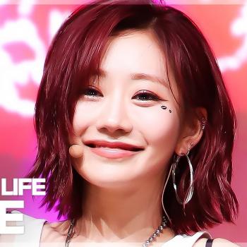 [플리캠 4K] KISS OF LIFE JULIE 'Lips Hips Kiss' (키스오브라이프 쥴리 직캠) l Simply K-Pop GateWayToKorea