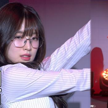 눈 마주쳐주는 직캠 추천좀..