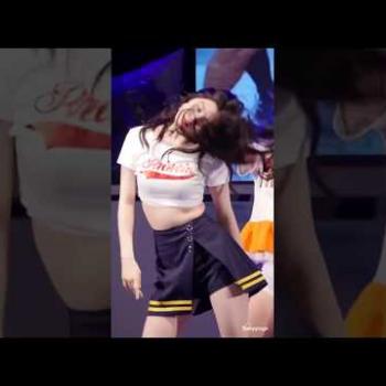 Pristin -  Siyeon ♥ dance LIKEY (fancam)