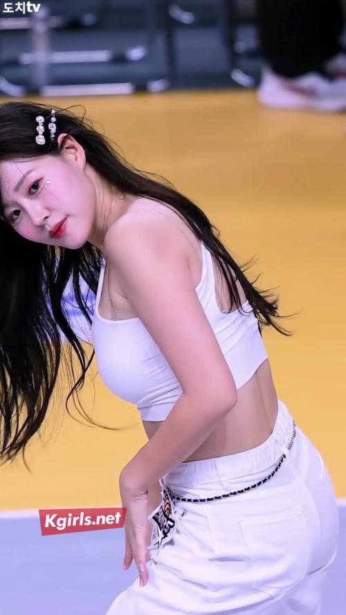 치어리더 김도아 우윳빛 레전드 갱신 공연